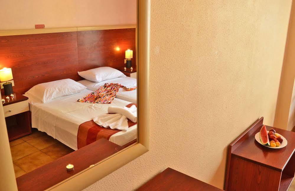 Mavrikos Hotel Planos  Luaran gambar